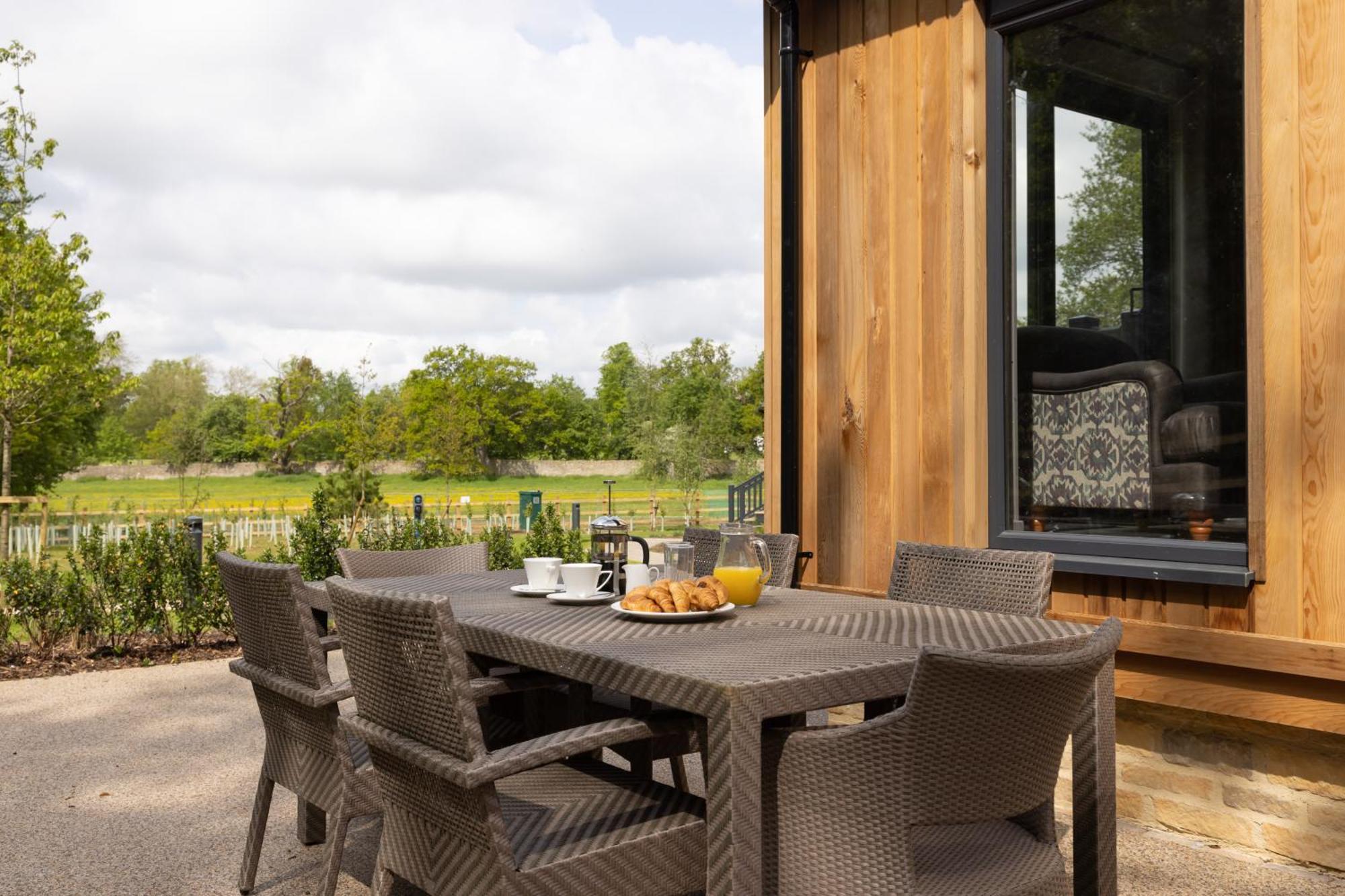 Blenheim Palace Lodge Retreat Вудсток Экстерьер фото
